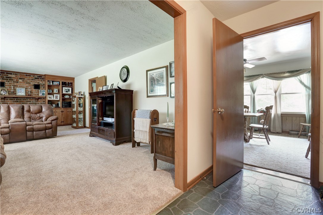 2119 Urbine Road Powhatan, VA 23139 - Photo 4 of 32 Gallery Image 4