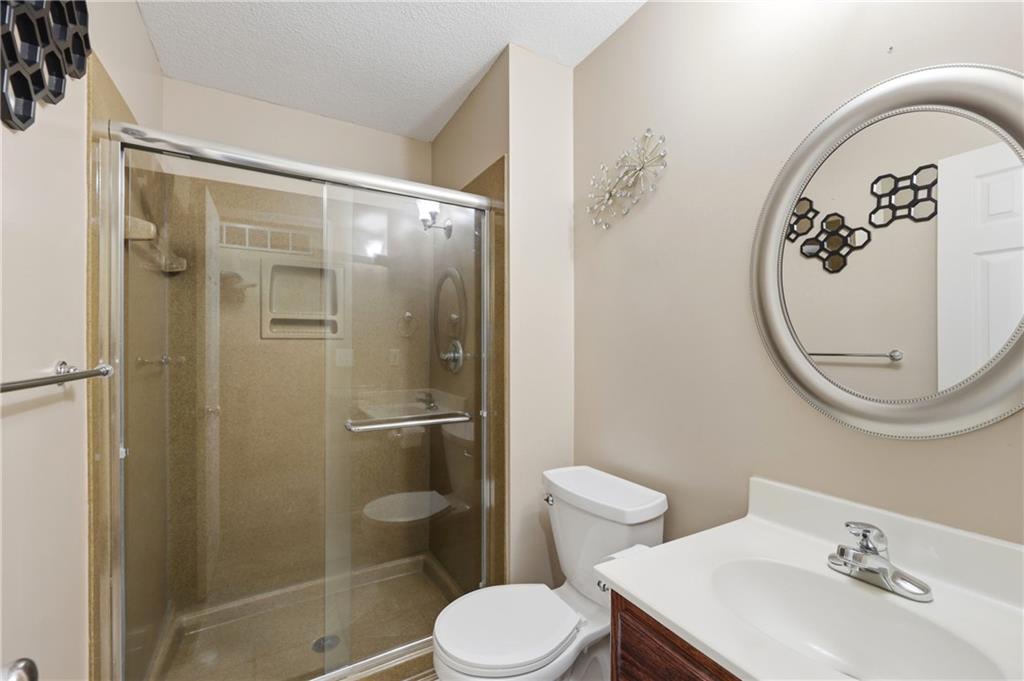 7902 Spring Valley Road Raytown, MO 64138 - Photo 17 of 24