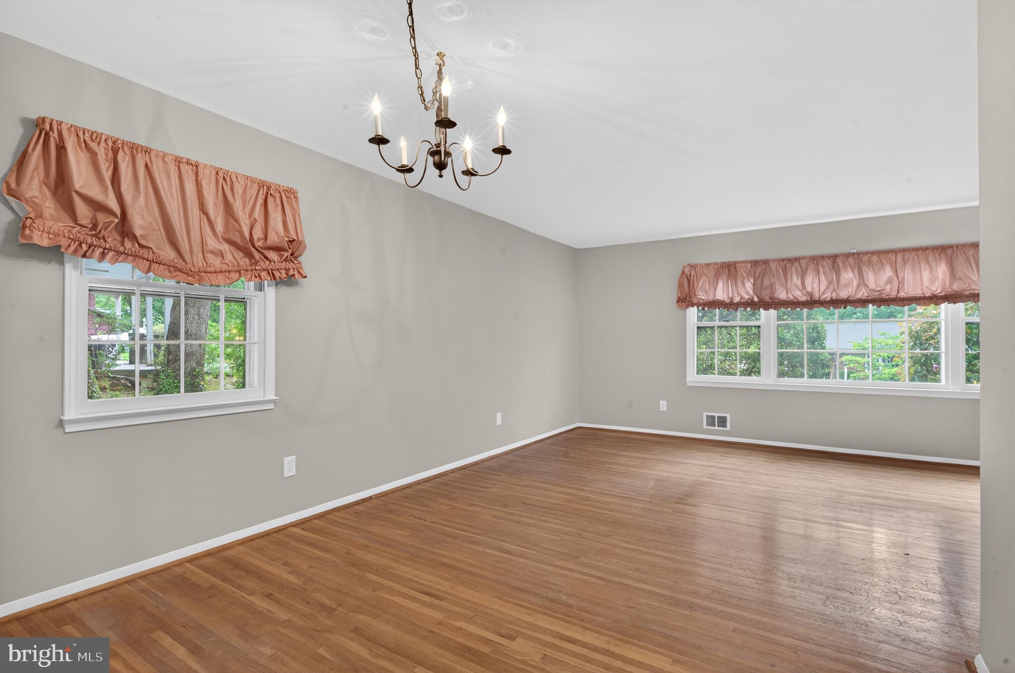 6118 Roxbury Avenue Springfield, VA 22152 - Photo 23 of 60