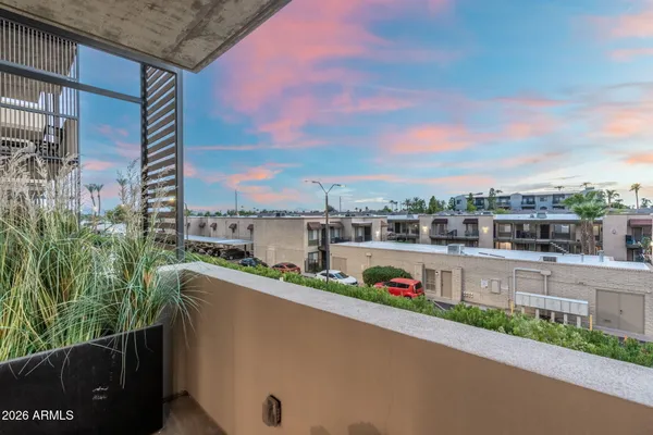 $555,000 | 2300 East Campbell Avenue, Unit 218, Phoenix, AZ 85016