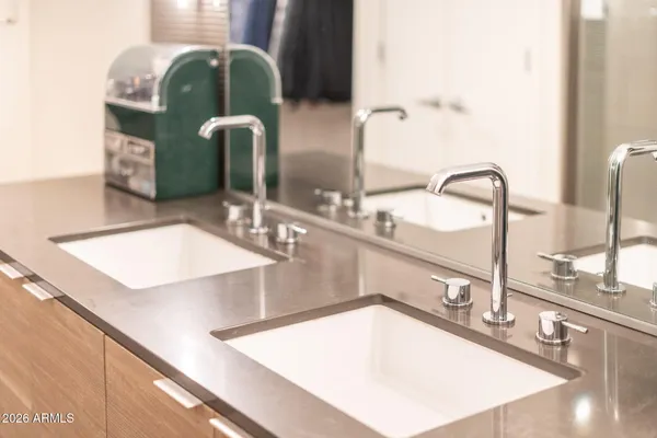 $555,000 | 2300 East Campbell Avenue, Unit 218, Phoenix, AZ 85016