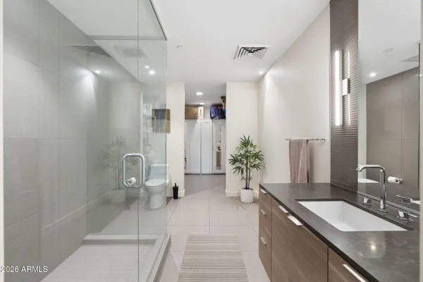 $555,000 | 2300 East Campbell Avenue, Unit 218, Phoenix, AZ 85016