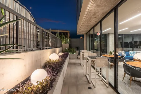 $555,000 | 2300 East Campbell Avenue, Unit 218, Phoenix, AZ 85016