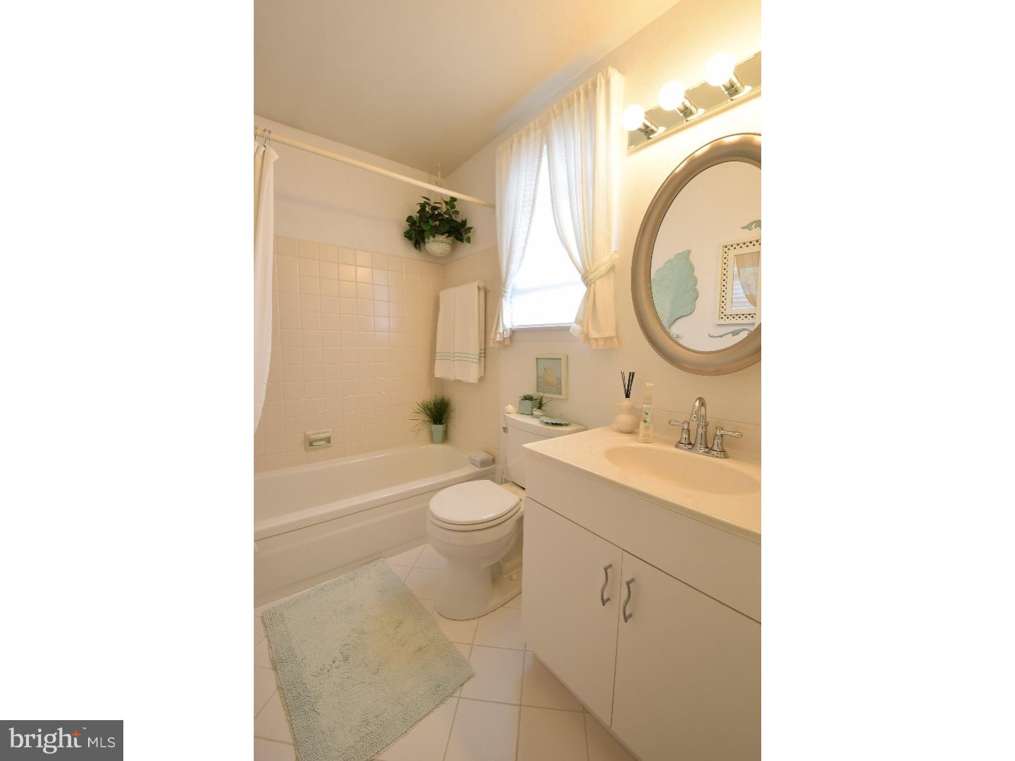 34 Bull Run Road Laurel Springs, NJ 08021 - Photo 16 of 23 Bathroom
