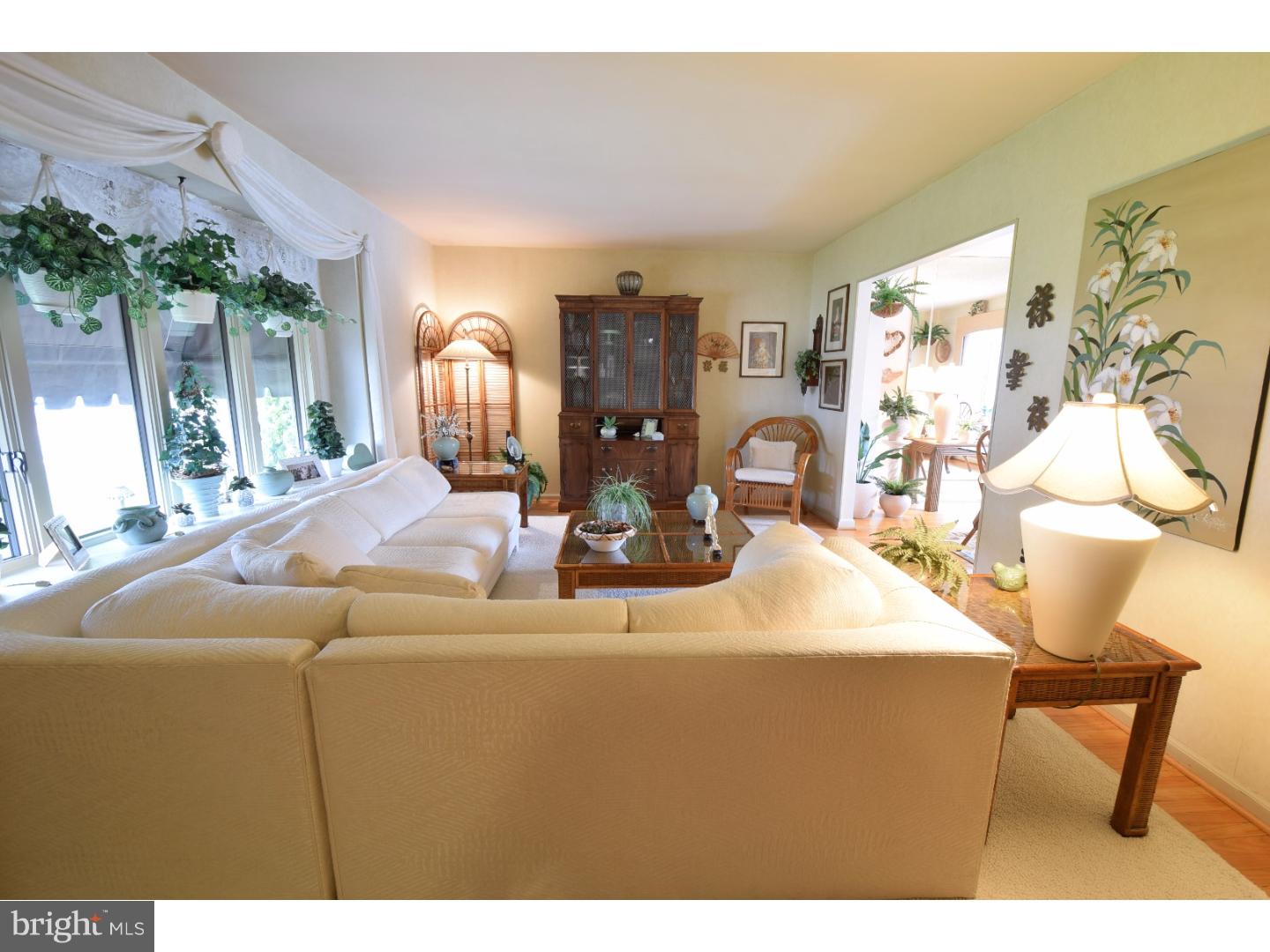 34 Bull Run Road Laurel Springs, NJ 08021 - Photo 6 of 23 Living Room