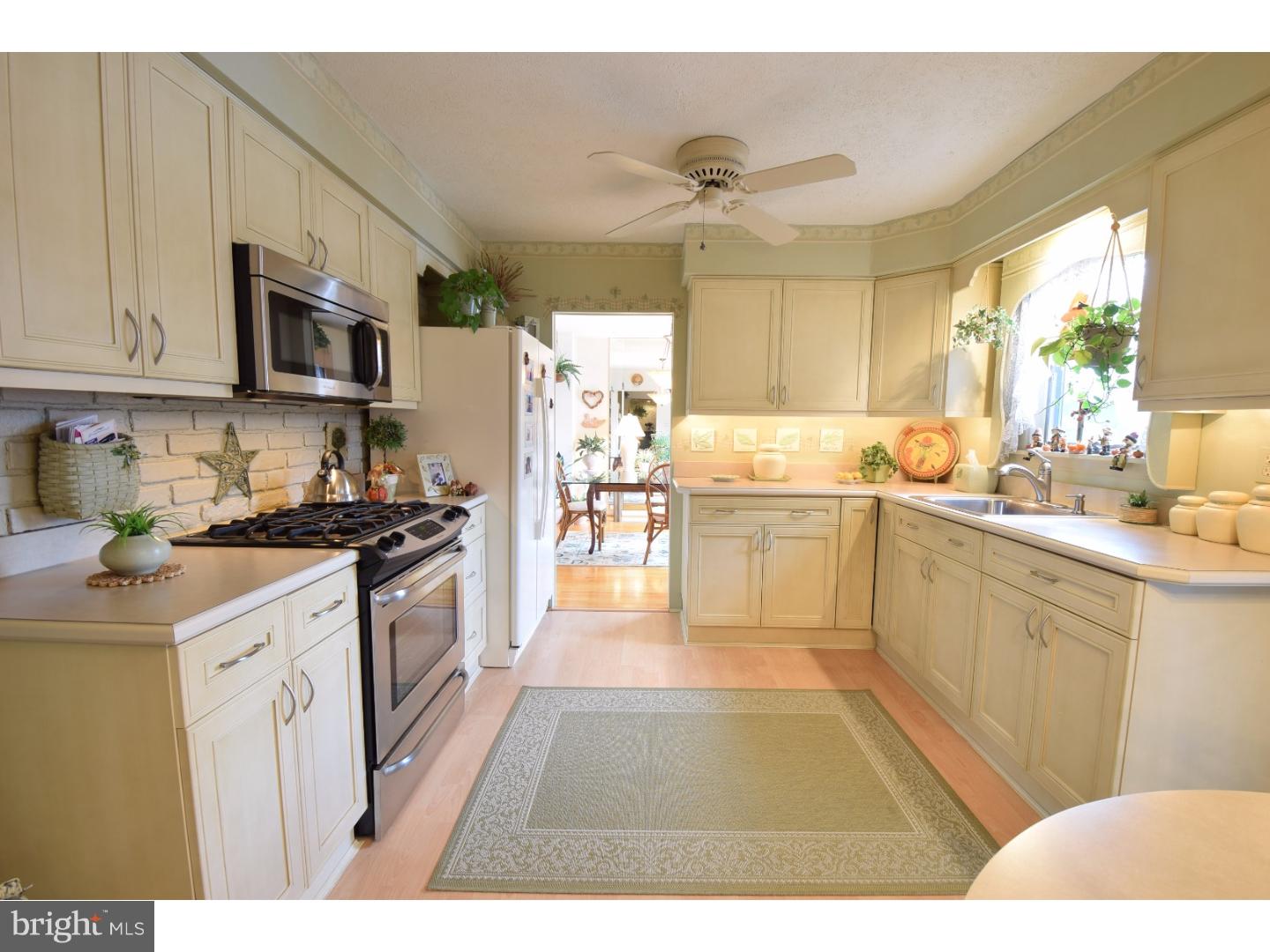 34 Bull Run Road Laurel Springs, NJ 08021 - Photo 8 of 23 Kitchen