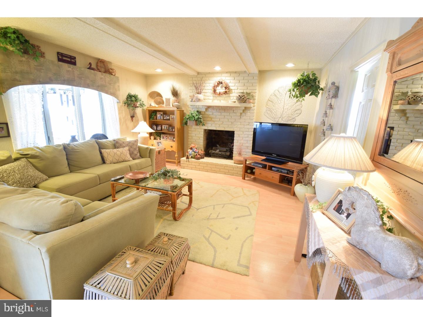 34 Bull Run Road Laurel Springs, NJ 08021 - Photo 10 of 23 Family Room