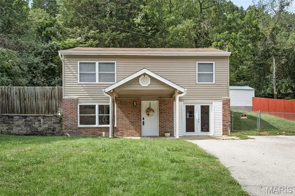 $220,000 | 2119 Linnus Drive, High Ridge, MO 63049