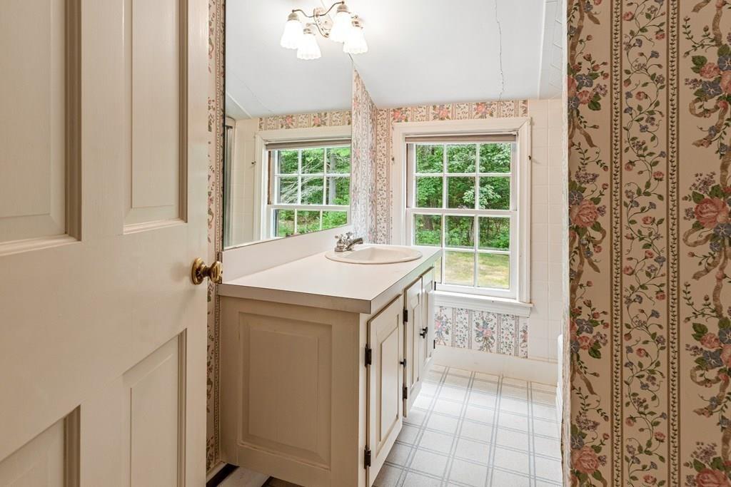 21 Chapman Road Boxford, MA 01921 - Photo 29 of 33