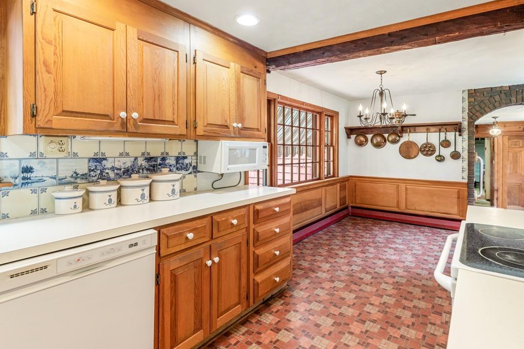 21 Chapman Road Boxford, MA 01921 - Photo 3 of 33