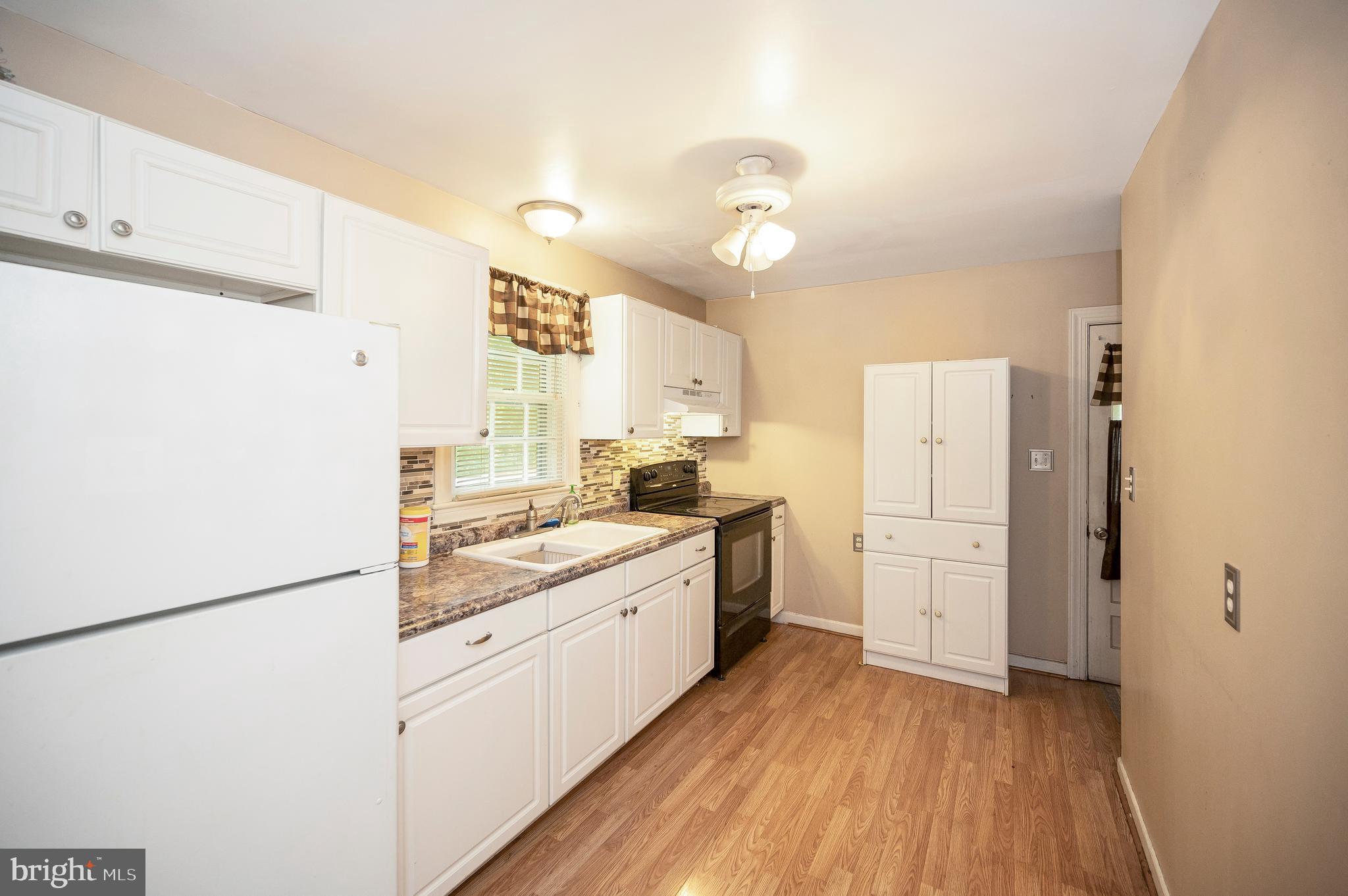 3948 Mine Road Fredericksburg, VA 22408 - Photo 6 of 46 Updated Kitchen