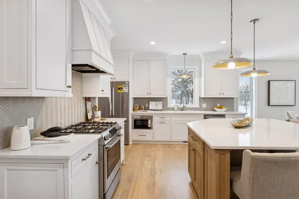 $1,521,747 | 599 Harbor Court, Shoreview, MN 55126