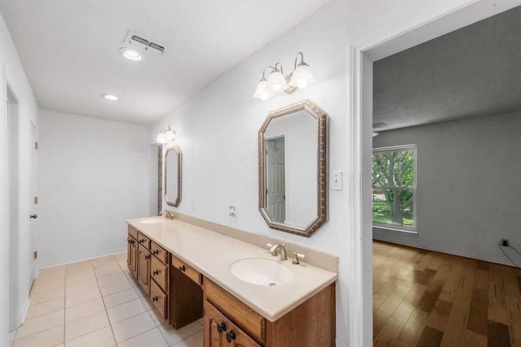 13 Windward Road, Benbrook, TX 76132 Compass