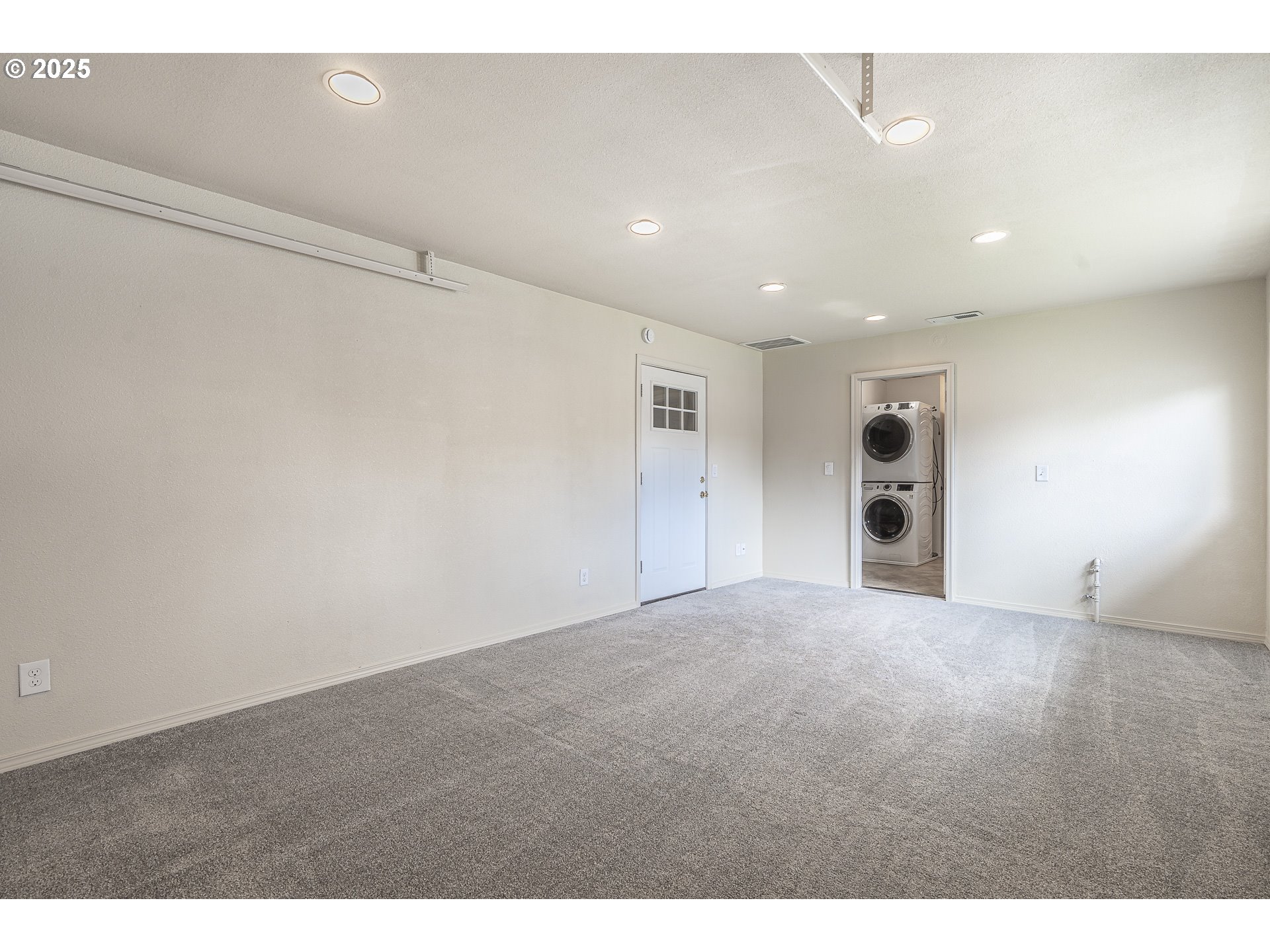 10275 Southwest Winter Lane Beaverton, OR 97008 - Photo 30 of 32 Gallery Image 30