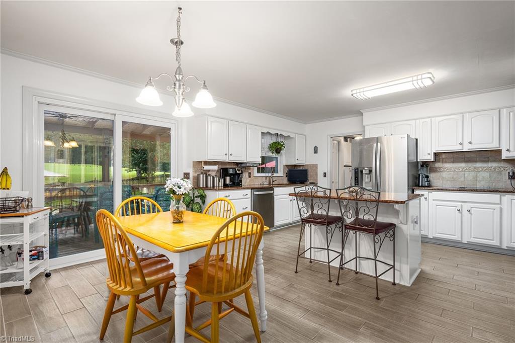 4418 Oakcliffe Road Greensboro, NC 27406 - Photo 11 of 48