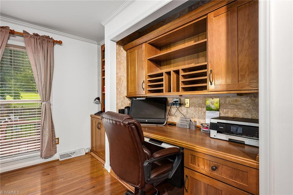 4418 Oakcliffe Road Greensboro, NC 27406 - Photo 23 of 48