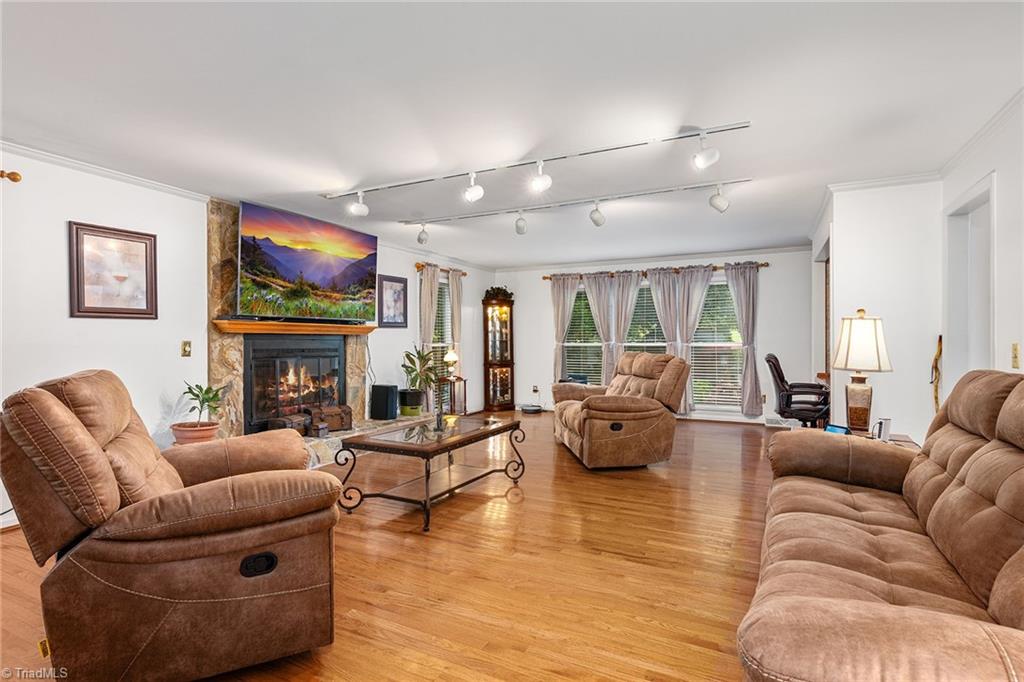 4418 Oakcliffe Road Greensboro, NC 27406 - Photo 26 of 48