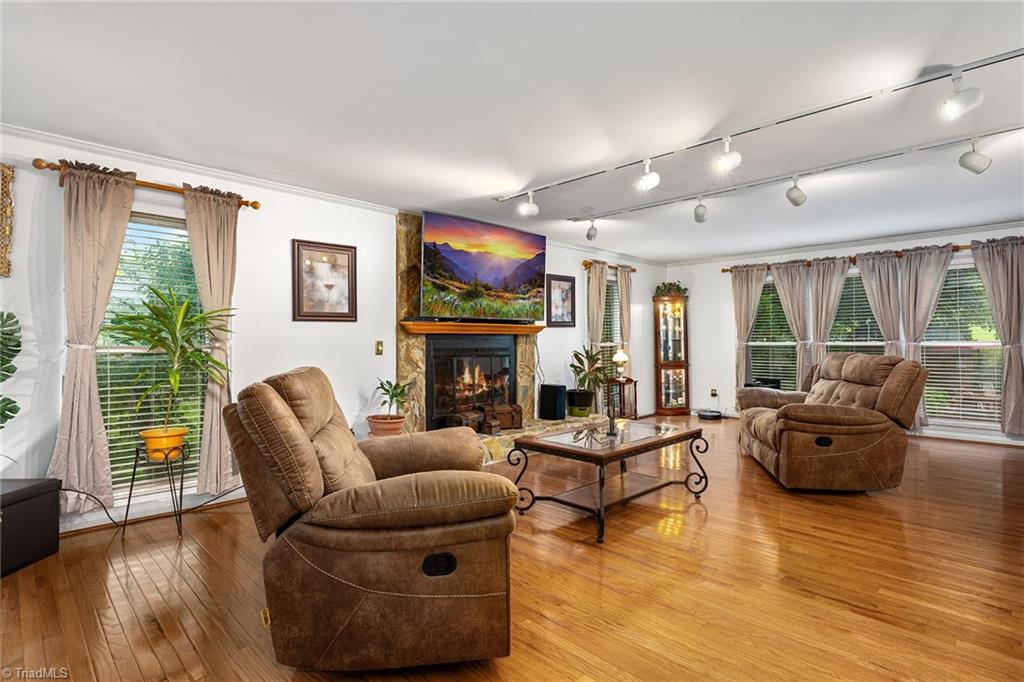 4418 Oakcliffe Road Greensboro, NC 27406 - Photo 27 of 48