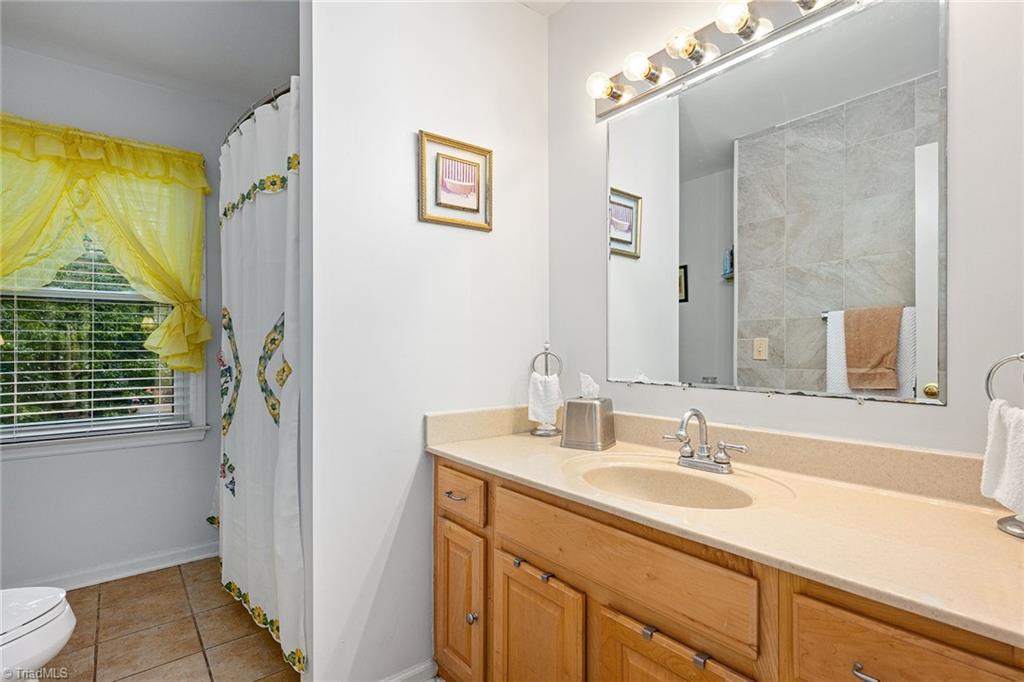 4418 Oakcliffe Road Greensboro, NC 27406 - Photo 30 of 48