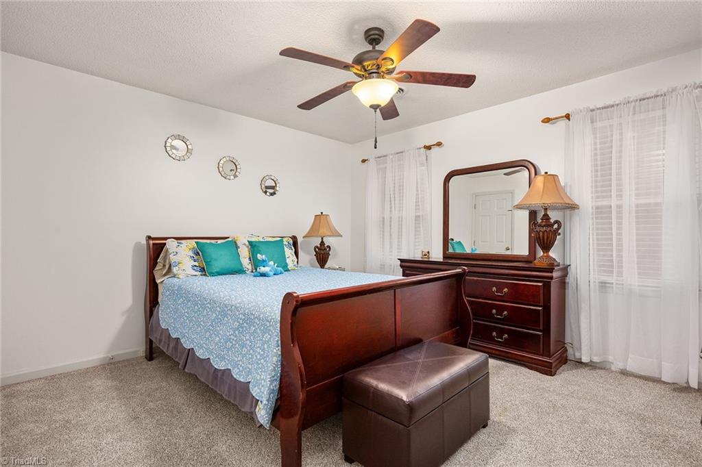 4418 Oakcliffe Road Greensboro, NC 27406 - Photo 37 of 48