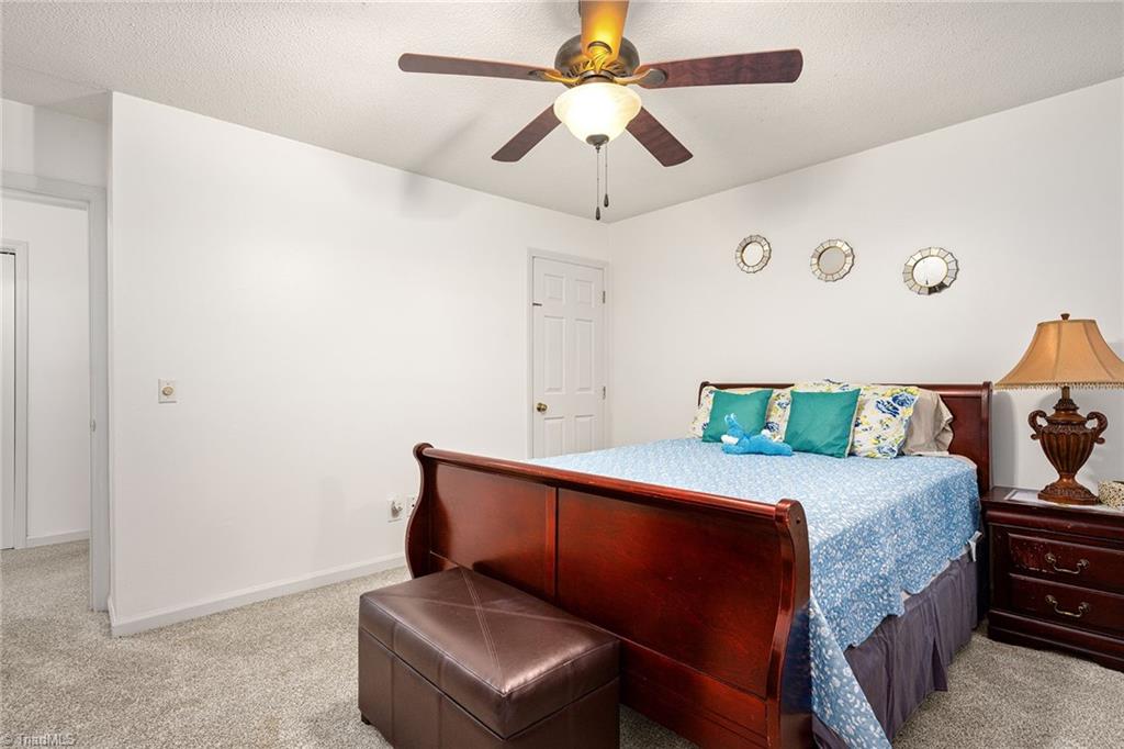 4418 Oakcliffe Road Greensboro, NC 27406 - Photo 38 of 48