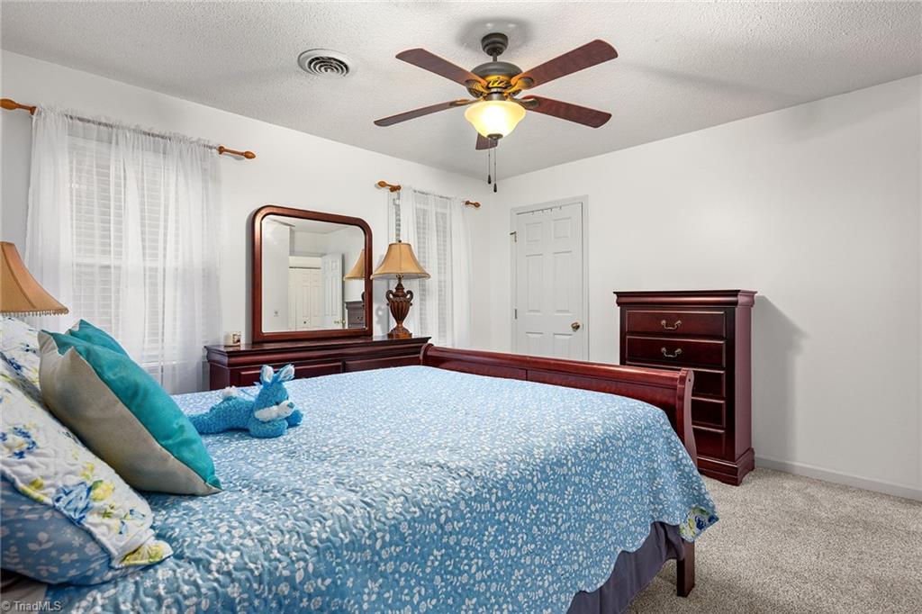 4418 Oakcliffe Road Greensboro, NC 27406 - Photo 39 of 48