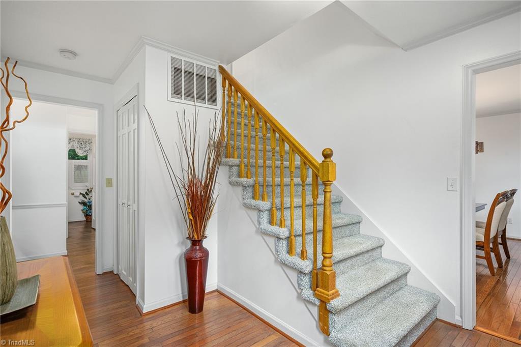 4418 Oakcliffe Road Greensboro, NC 27406 - Photo 5 of 48