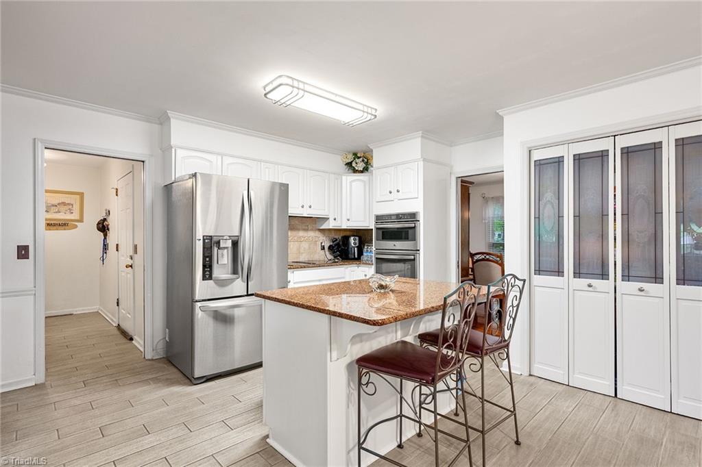 4418 Oakcliffe Road Greensboro, NC 27406 - Photo 8 of 48