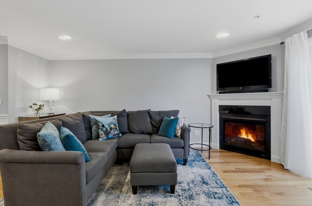 161 Broad Street, Unit 2 Hudson, MA 01749 - Photo 6 of 32