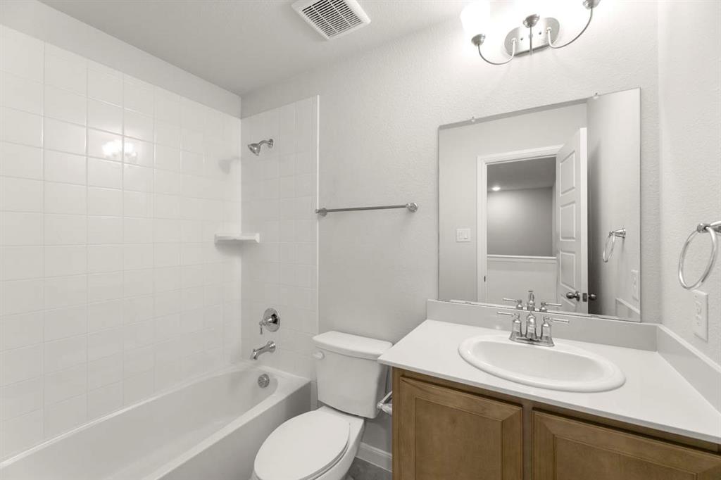 451 Sweet Spring Drive Lavon, TX 75166 - Photo 18 of 33 18-451-sweet-spring-lavon-tx-secondary-bathroom