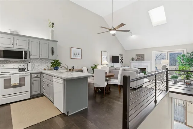 $250,000 | 3011 Cedar Crest Drive, Unit B, Independence, MO 64057