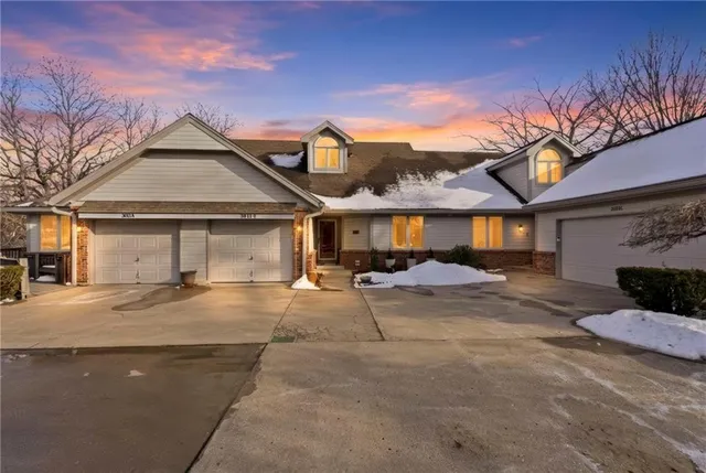 $250,000 | 3011 Cedar Crest Drive, Unit B, Independence, MO 64057