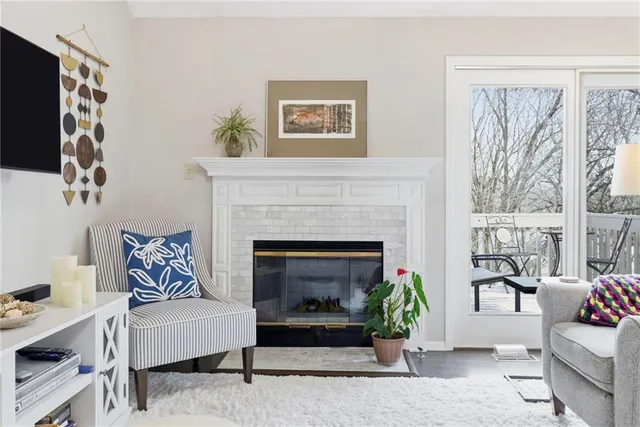 $250,000 | 3011 Cedar Crest Drive, Unit B, Independence, MO 64057