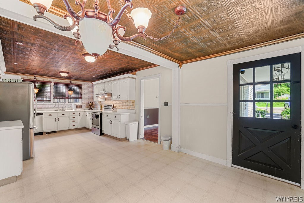 6940 Versailles Plank Road Evans, NY 14047 - Photo 5 of 29