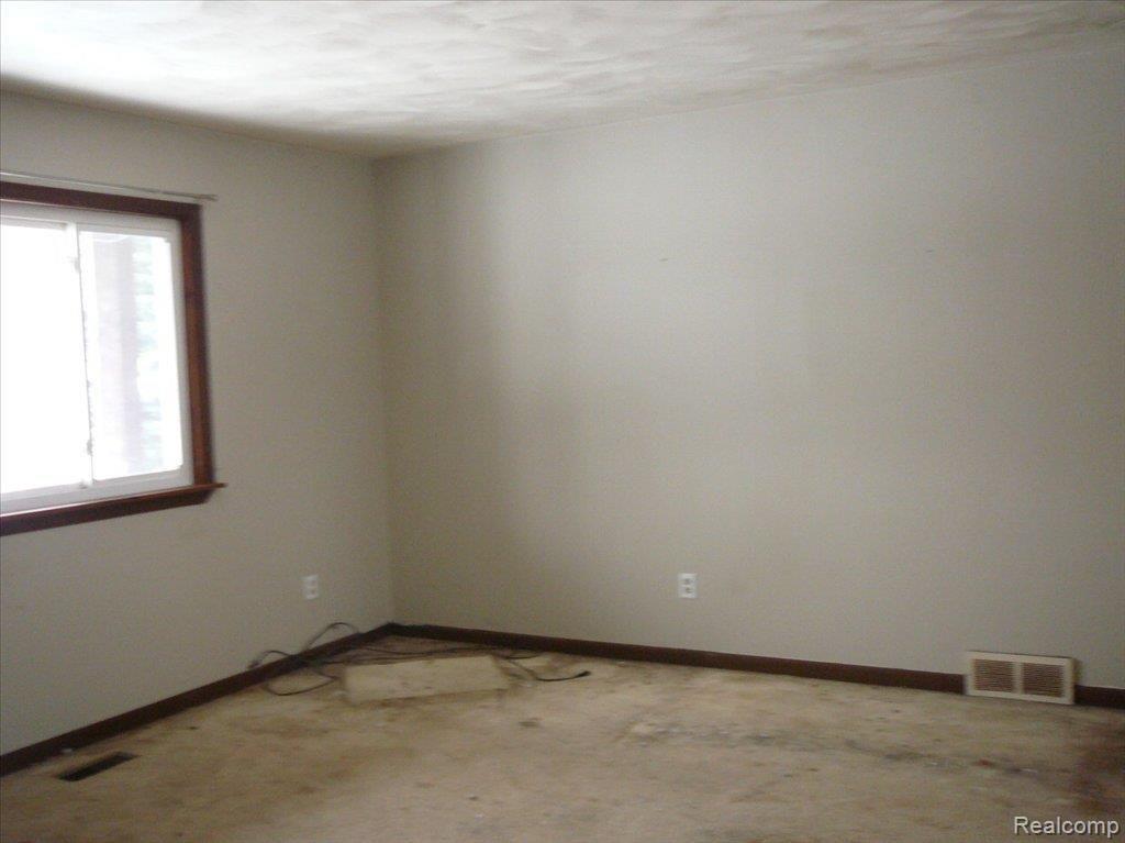 3978 Hogback Road Fowlerville, MI 48836 - Photo 4 of 7 hogback livingroom