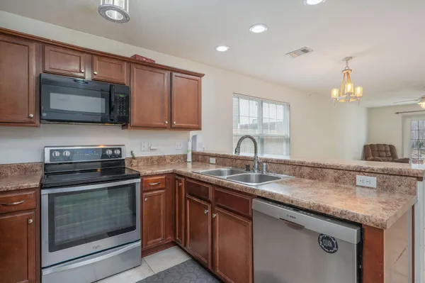 $285,000 | 407 Eisenhower Drive, Crestview, FL 32539