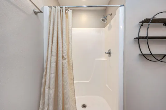 $290,000 | 407 Eisenhower Drive, Crestview, FL 32539