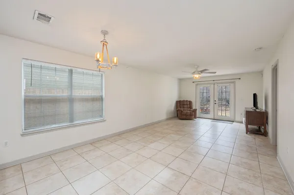 $285,000 | 407 Eisenhower Drive, Crestview, FL 32539