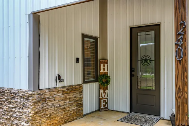 a view of entryway front door