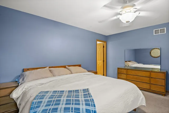 $349,900 | 352 Normandie Drive, Sugar Grove, IL 60554