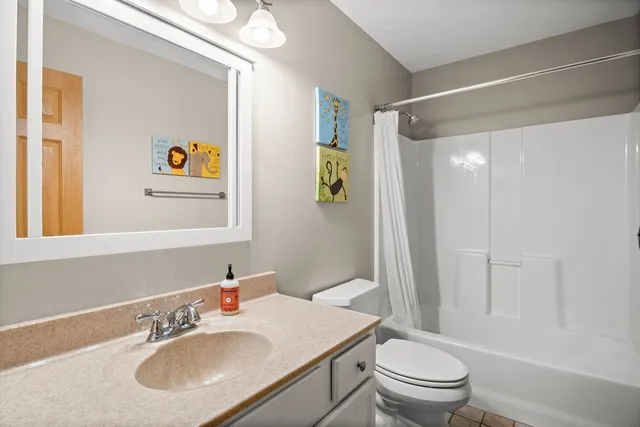 $349,900 | 352 Normandie Drive, Sugar Grove, IL 60554