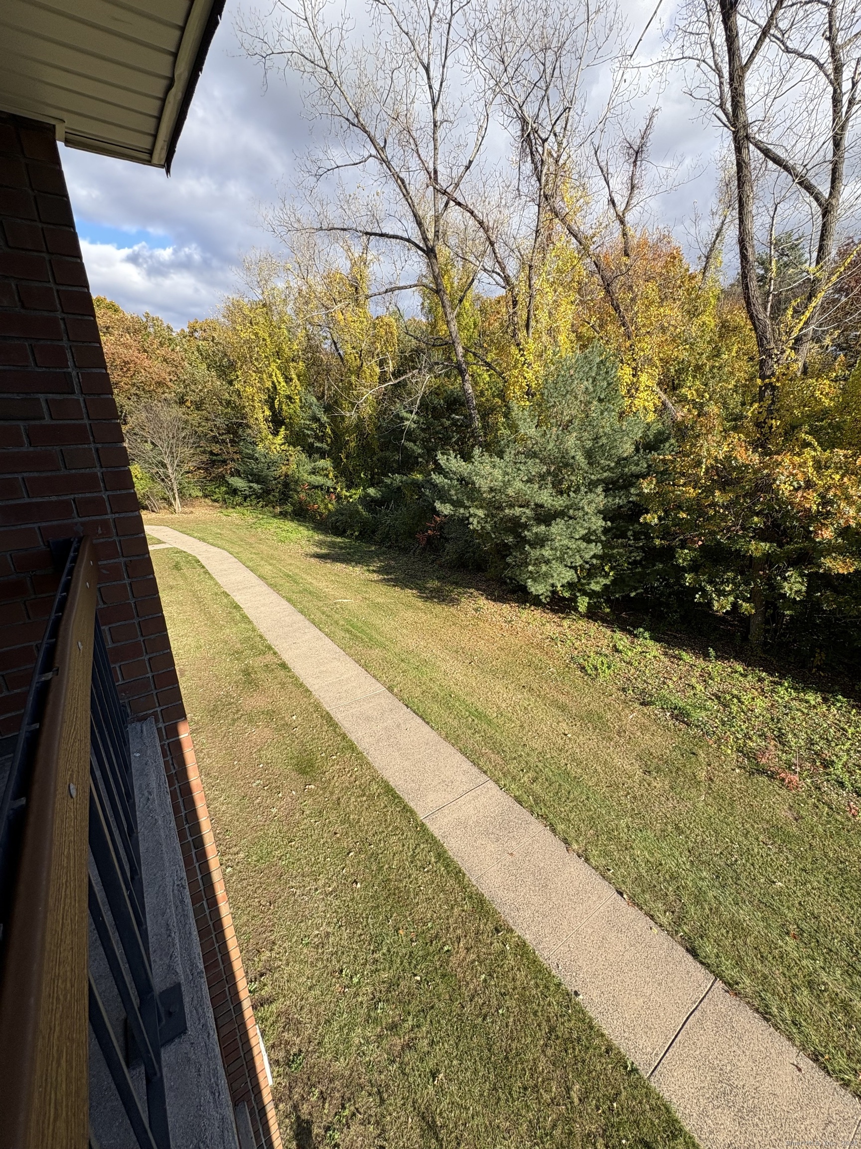 962 High Path Road, Unit 962 Windsor, CT 06095 - Photo 14 of 14 a view of swimming pool from a balcony