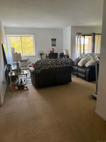 $1,600 | 962 High Path Road, Unit 962, Windsor, CT 06095