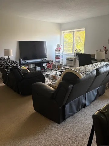 $1,600 | 962 High Path Road, Unit 962, Windsor, CT 06095