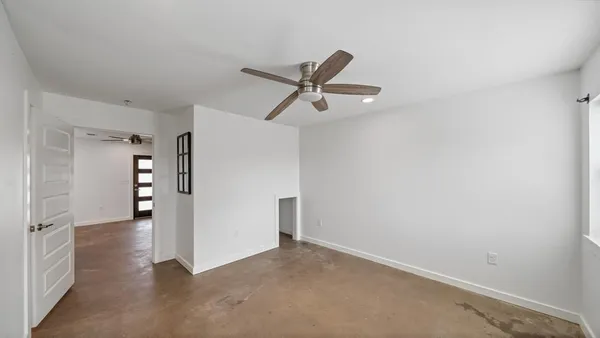 $299,500 | 810 VZ County Road, Canton, TX 75103
