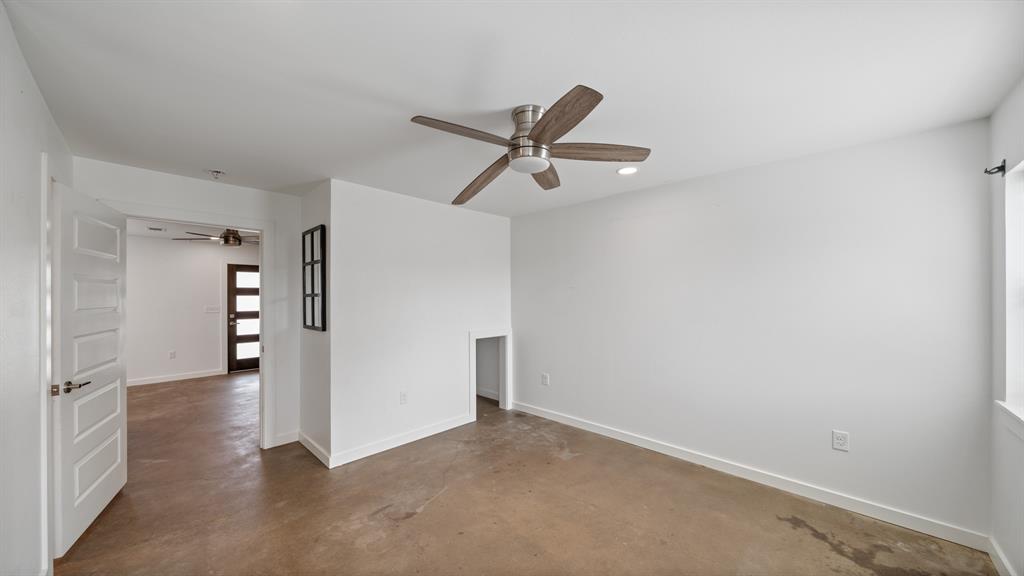810 VZ County Road Canton, TX 75103 - Photo 13 of 28 primary bedroom downstairs