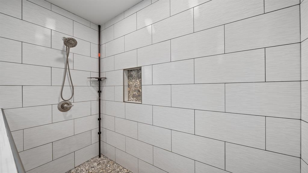 810 VZ County Road Canton, TX 75103 - Photo 17 of 28 primary shower