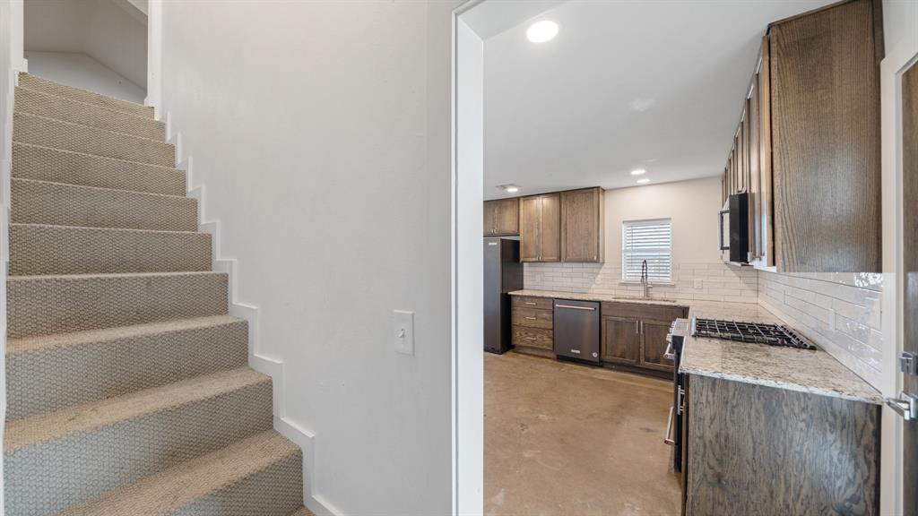 810 VZ County Road Canton, TX 75103 - Photo 18 of 28 stairs off the kitchen area