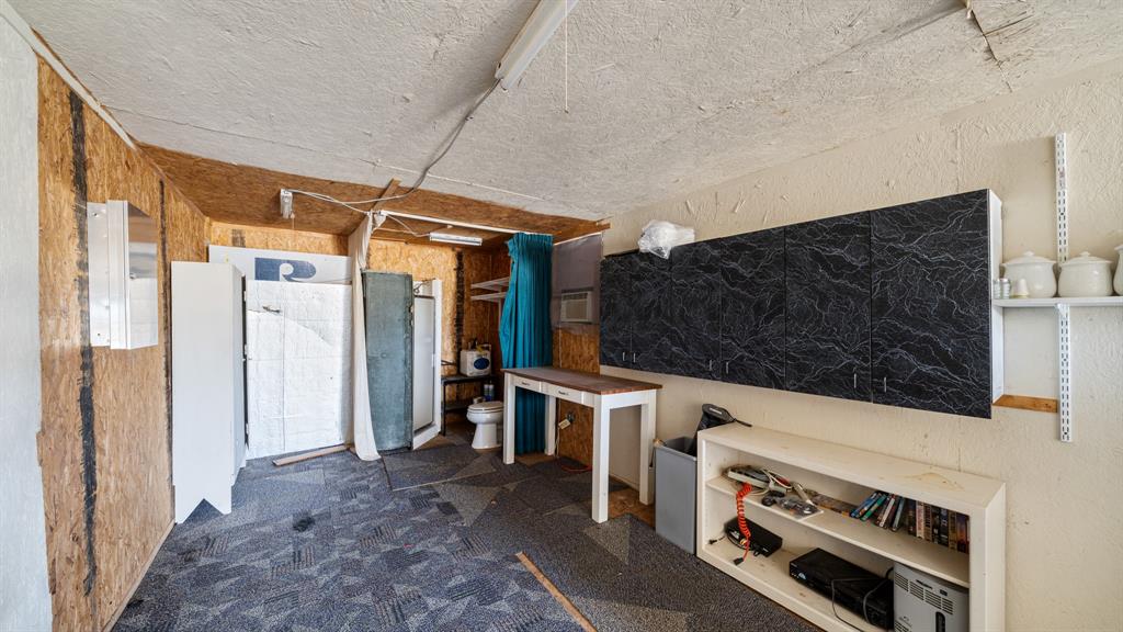 810 VZ County Road Canton, TX 75103 - Photo 28 of 28 upstairs apartment of the barn with shower and toliet