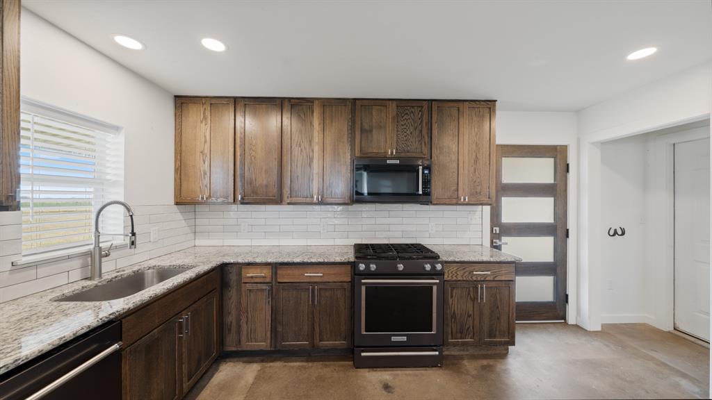 810 VZ County Road Canton, TX 75103 - Photo 9 of 28 kitchen